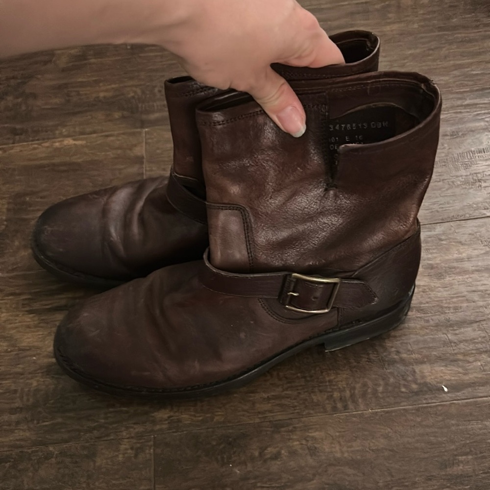 Frye Natalie Engineer Short Boot in Dark Brown 9B S1